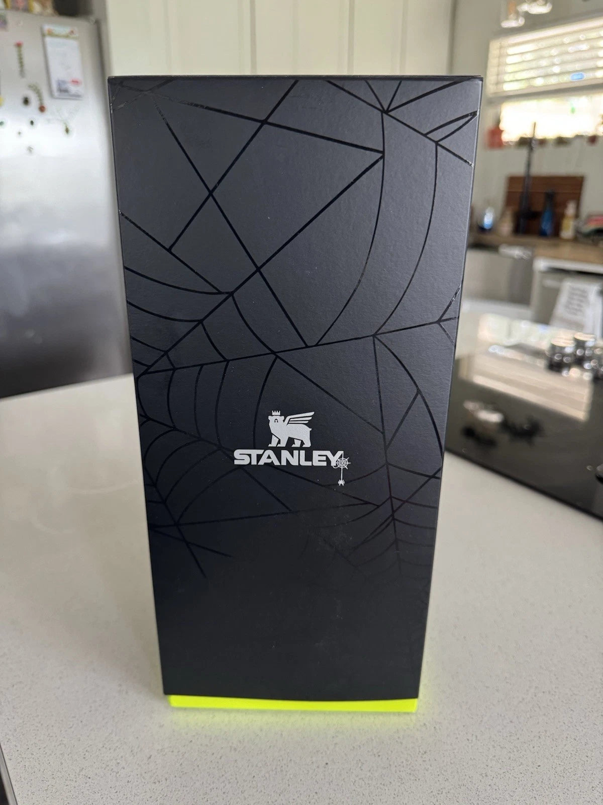 Stanley Halloween "Web Glow" Quencher H2.0 FlowState Tumbler 40 oz